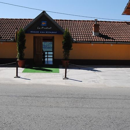 Pension La Ponton Ieşelniţa Exteriér fotografie