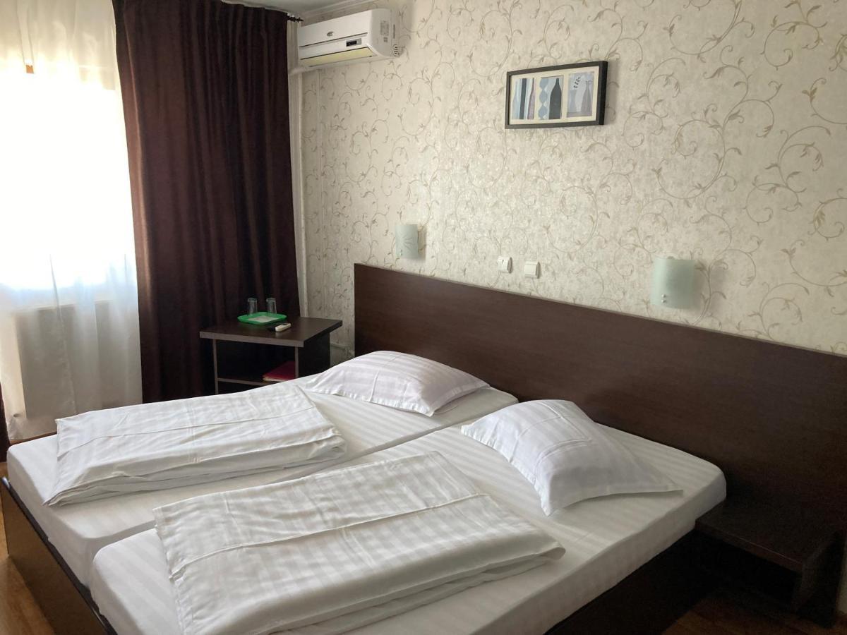 Pension La Ponton Ieşelniţa Exteriér fotografie