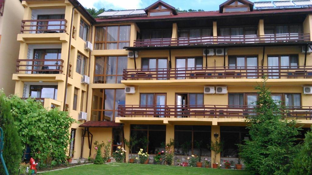 Pension La Ponton Ieşelniţa Exteriér fotografie