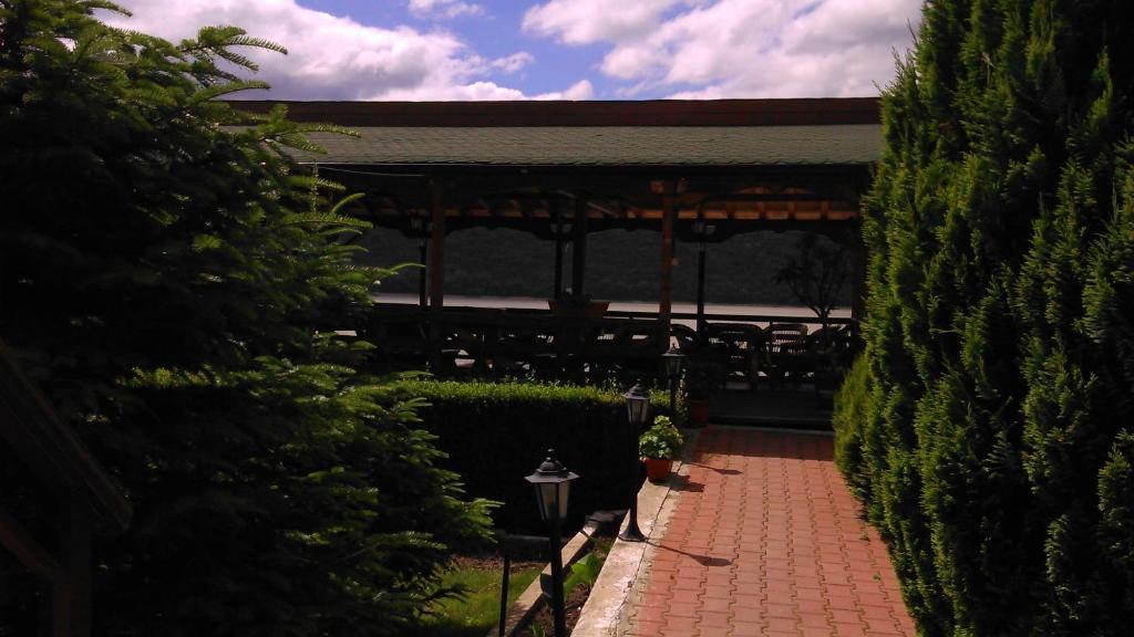 Pension La Ponton Ieşelniţa Exteriér fotografie